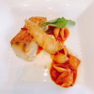 魚料理。カダイフがとても美味でした