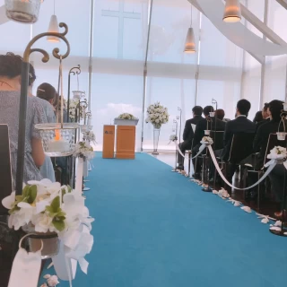 珍しいブルーの絨毯がおしゃれでした