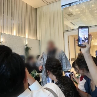 天井のシャンデリアがとてもおしゃれ。