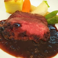 メインの肉料理です