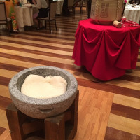 餅つきとこもだる 。持ち込みですが演出を叶えてくれます