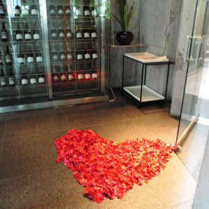 花びらでハートのサプライズ|564569さんのザ・ヒルサイド神戸の写真(1166367)
