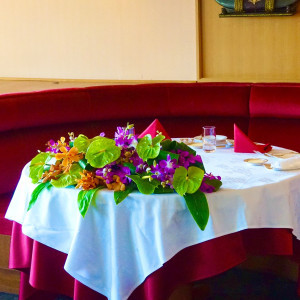 新郎新婦テーブル|564811さんのルネッサンス・リベーラ教会(ルネッサンスリゾートオキナワ内)チュチュリゾートウエディングの写真(1056544)
