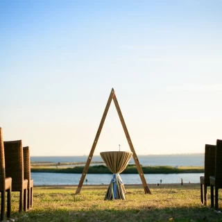 海が見える芝生の挙式会場。