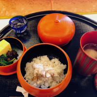 料理は多すぎず少なすぎずでちょうど良いです