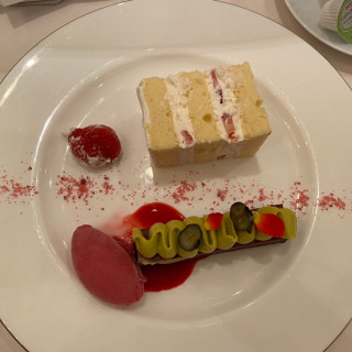 ケーキのラズベリー美味しかったです