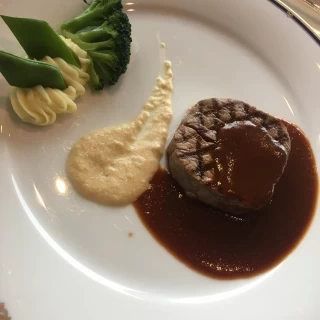 試食でいただいたお肉料理。
