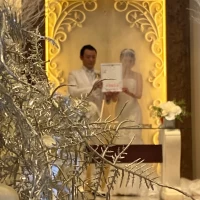 陽の光が入る温かなチャペル