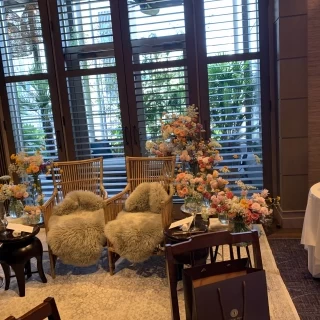 新郎新婦のソファー席