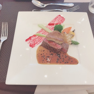 お肉料理です
