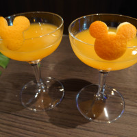 ウェルカムパーティースペースで人気の生搾りオレンジジュース。