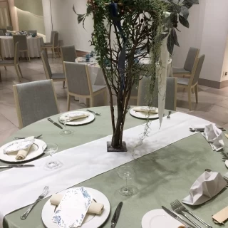 緑が多くて落ち着いた会場