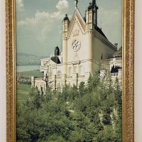 ロビーに飾られている式場の外観の絵