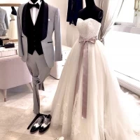 控室に飾ってありましたドレスです。