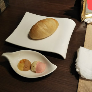 パンと4種類のバター