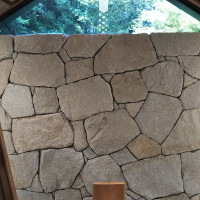 小豆島の石で作られた前面