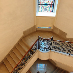 階段のステンドグラスも綺麗です|565960さんのホテルモントレ仙台の写真(1064128)