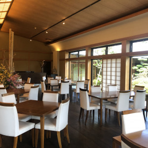 ロビーも十分な席の確保できます。|565988さんのTHE GARDEN DINING 弓絃葉（ザ・ガーデンダイニング ユズルハ）の写真(1074163)