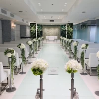 外光と水の音。