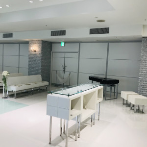 白を基調とした清潔感のあるチャペル。|566032さんの仙台国際ホテルの写真(1076043)