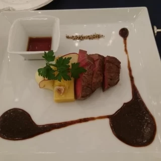 メイン