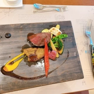 お肉が柔らかく、さすが料理に力を入れている会場だな感じます。