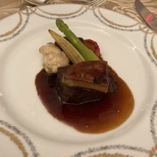 メインのお肉は厚さに対して大変柔らかく美味しかったです