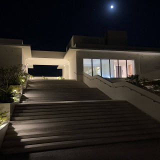 夜のチャペル階段