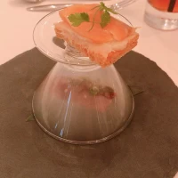 お料理、蓋を開けるとスモークが出ます