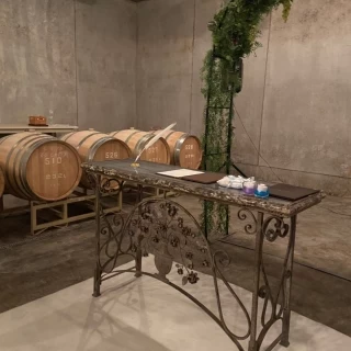 挙式会場の地下ワインセラーです