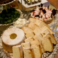 ケーキビュッフェでシフォンケーキ