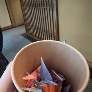 フラワーシャワー渡り廊下でやりました