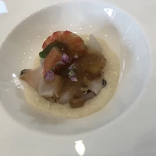 前菜の湯葉が入ったお料理でした。