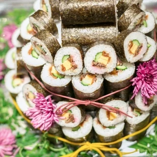 ウエディングケーキではなくウエディング太巻きにしてもらいまし