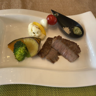 福島県産牛ののステーキがとっても美味しかったです。