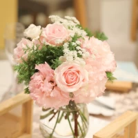 ゲストの円卓に置いたお花