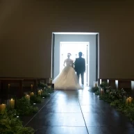 チャペルから出る様子。