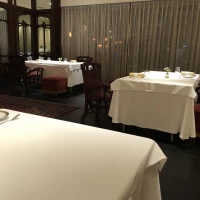 普段はレストランですが、チャペルとして使用します