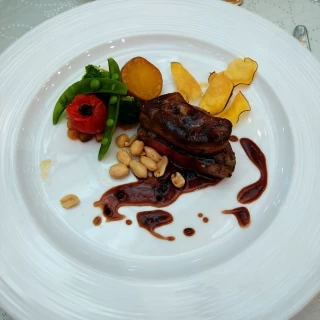 お肉とフォアグラ