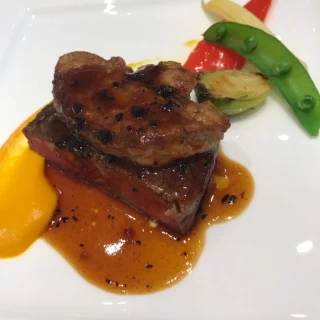 メインの牛ヒレ肉です