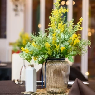 会場からのレンタル造花