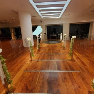 こちらだとガラスか何かの結婚証明書がいただける