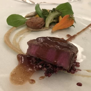 試食した肉料理