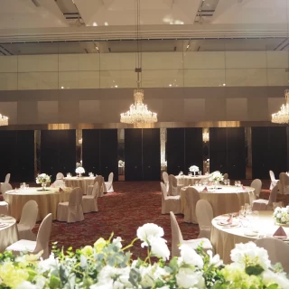 高砂から見た披露宴会場