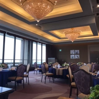 窓に囲まれているので景色が楽しめます。
