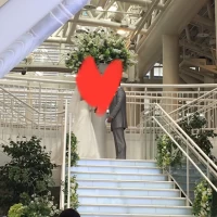 私だけかもしれませんが、天井の骨組みのような造りが気になっち