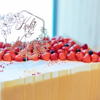 テーマに合わせたウェディングケーキ