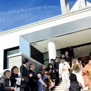 おめでとうの声が飛び交い、映画のワンシーンのようで素敵でした