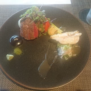 試食でいただいたお肉とお魚の料理です