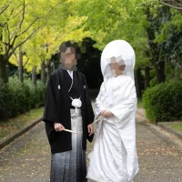 親族紹介で集まる前にお庭で撮影しました。